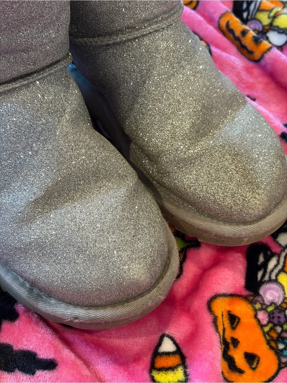 Silver Bailey Bow Uggs